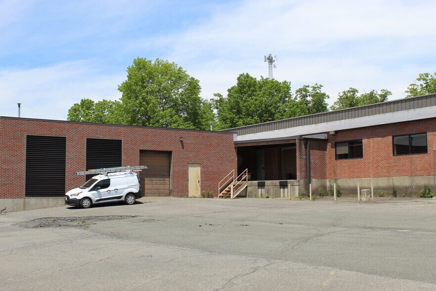 200 Jordan Rd, Troy, NY à louer - Photo de l’immeuble – Image 2 sur 3