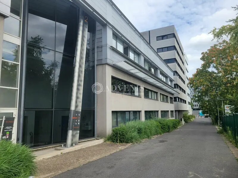 Bureau dans Saint-Denis à louer Photo de l’immeuble– Image 1 sur 13