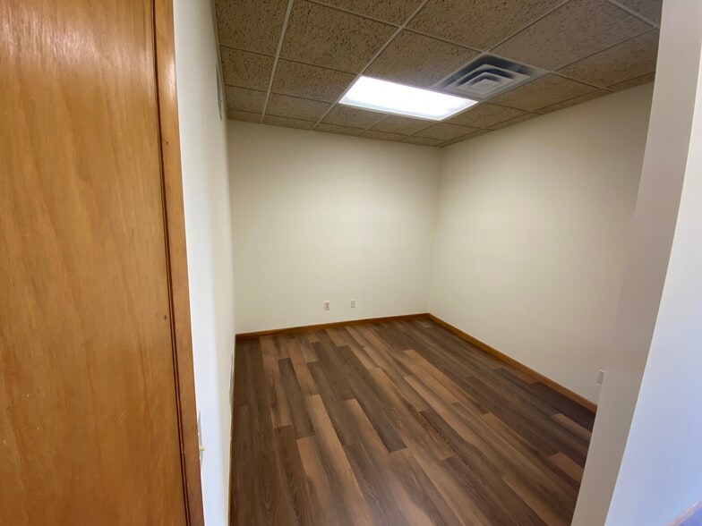 753 Rowley Rd, Victor, NY à louer - Photo de l’immeuble – Image 2 sur 6