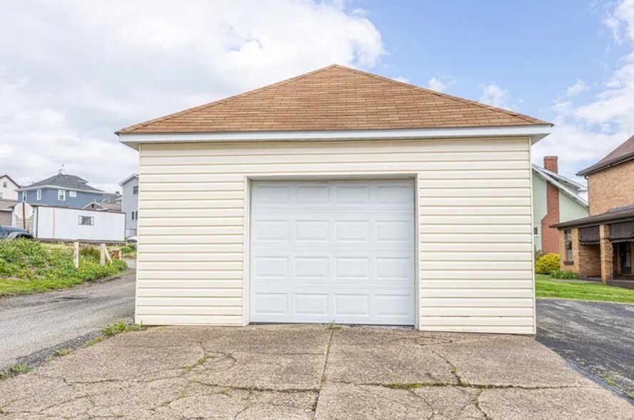 161 Pittsburgh St, Uniontown, PA à vendre - Photo de l’immeuble – Image 2 sur 14