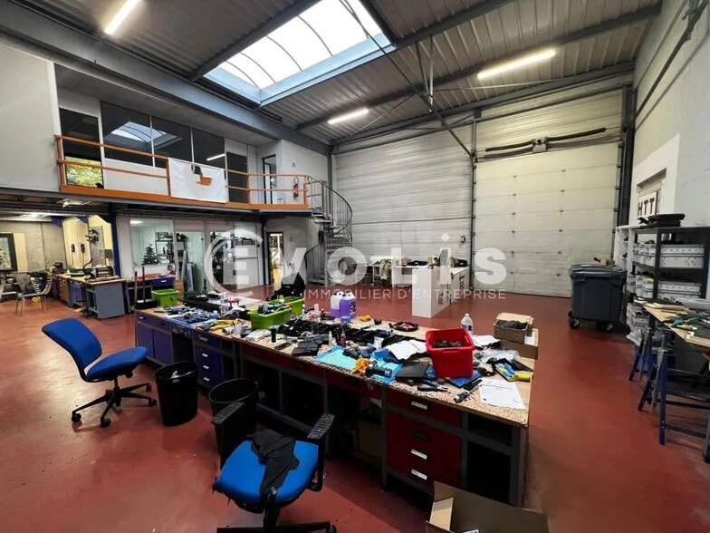 Local d’activités dans Épône à louer - Photo intérieure – Image 3 sur 10