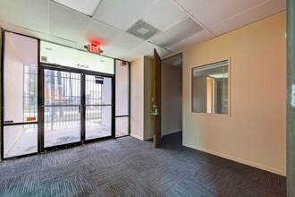 9809 Rowlett Rd, Houston, TX à louer Photo intérieure– Image 2 sur 10