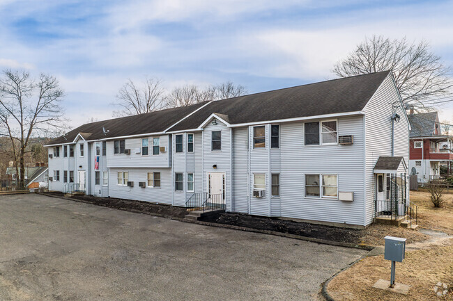 Plus de détails pour 413 S Main St, Torrington, CT - Logement à vendre