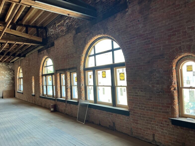 112 W Main St, Troy, OH à vendre - Photo de l’immeuble – Image 3 sur 36