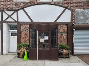 6940 Myrtle Ave, Glendale, NY à louer Photo de l’immeuble– Image 1 sur 16