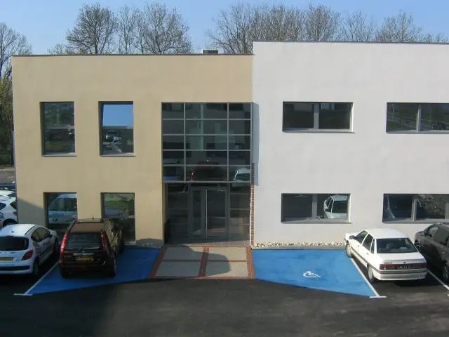 238 Avenue De Parme, Bourg-en-Bresse à louer - Photo de l’immeuble – Image 3 sur 3