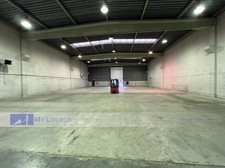 Industriel/Logistique dans SAINT-OUEN-L'AUMONE à louer - Photo de l’immeuble – Image 2 sur 5