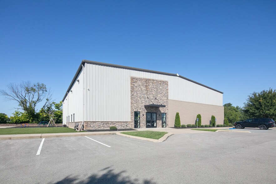 210 New Coleman Ln, Georgetown, KY à vendre - Photo principale – Image 2 sur 23