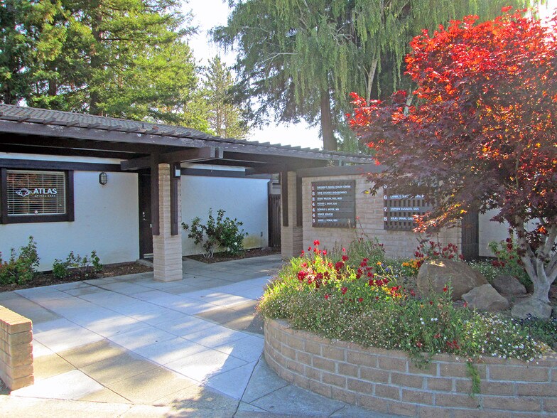 4655 Hoen Ave, Santa Rosa, CA à vendre - Photo de l’immeuble – Image 3 sur 15
