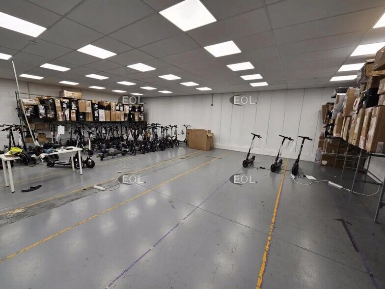 Local d’activités dans Villejuif à louer - Photo intérieure – Image 2 sur 11