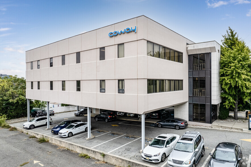 111 Grand Ave, Palisades Park, NJ à louer - Photo principale – Image 1 sur 5