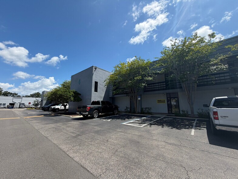 3600-3606 Silver Star Rd, Orlando, FL à louer - Photo de l’immeuble – Image 2 sur 9