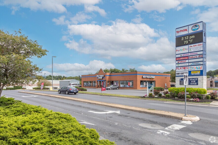 1790 E Market St, Harrisonburg, VA à louer - Photo de l’immeuble – Image 2 sur 12