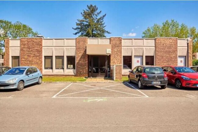 Plus de détails pour Bureau, Local d'activités à louer