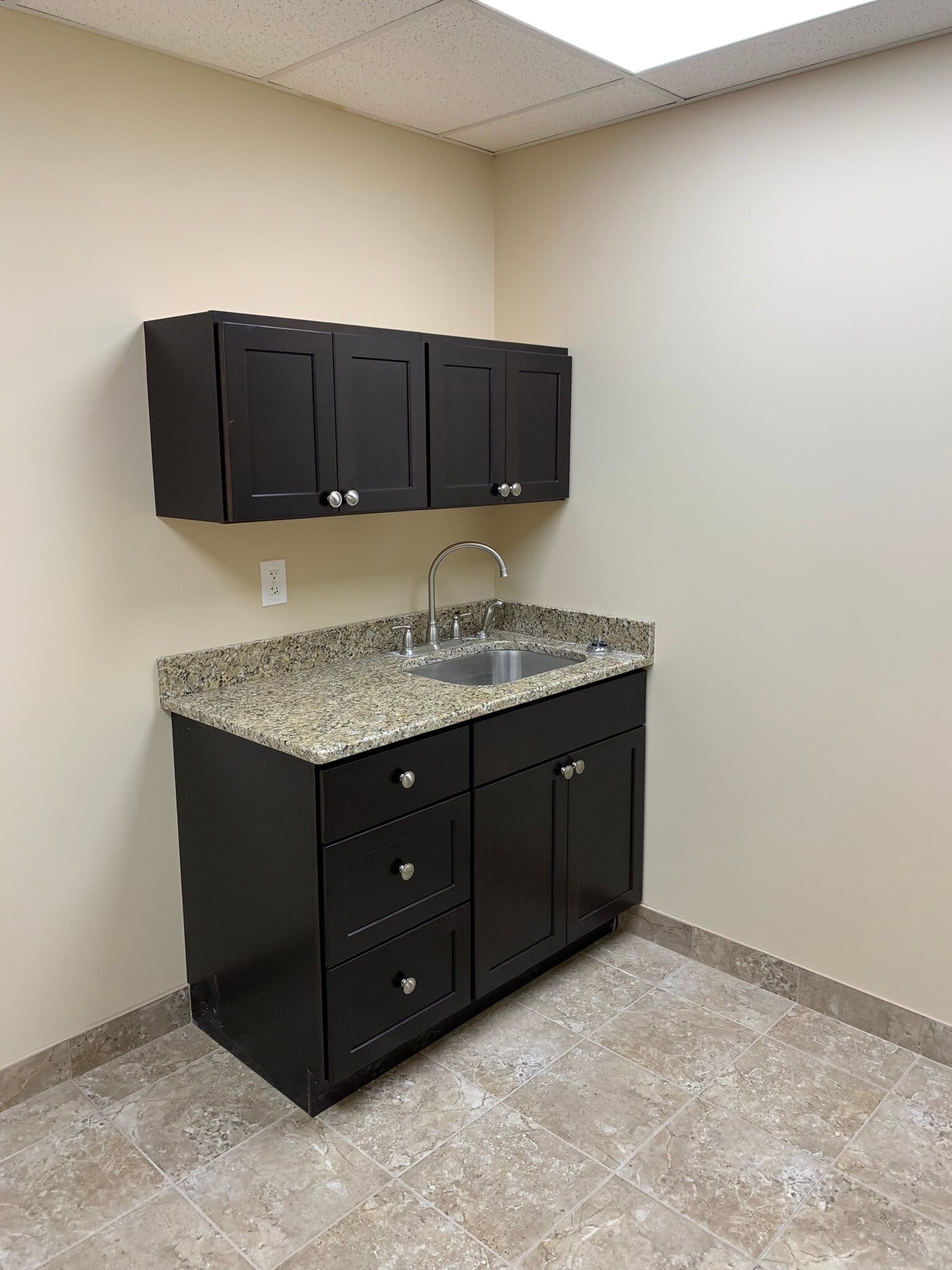 155 Middle Rd, Hazlet, NJ à louer Photo intérieure– Image 1 sur 4