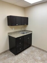 155 Middle Rd, Hazlet, NJ à louer Photo intérieure– Image 1 sur 4