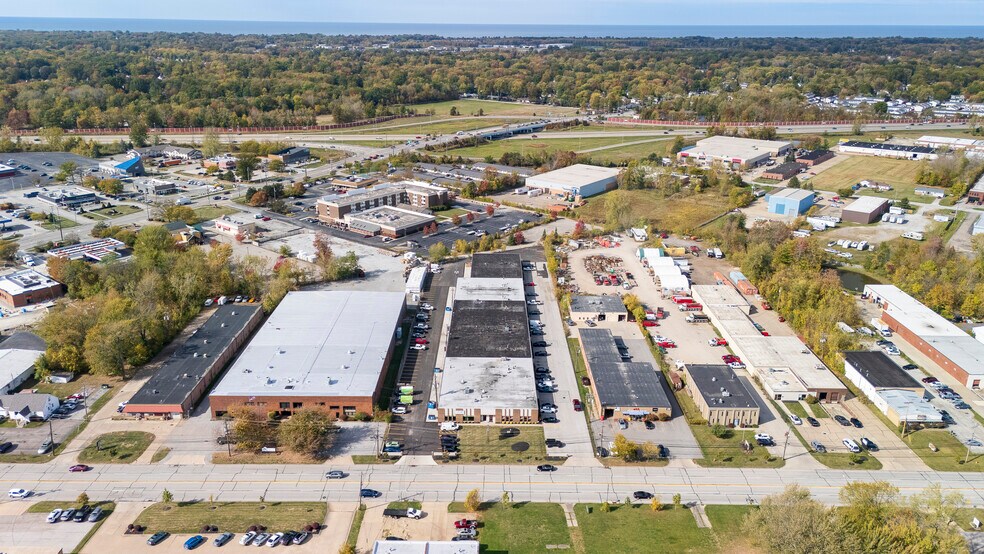 7471 Tyler Blvd, Mentor, OH à louer - Photo de l’immeuble – Image 3 sur 5