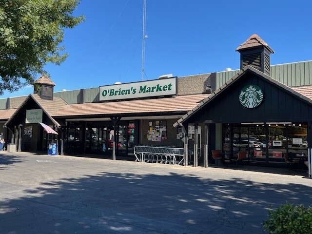 839-921 W Roseburg Ave, Modesto, CA à louer - Photo de l’immeuble – Image 1 sur 8