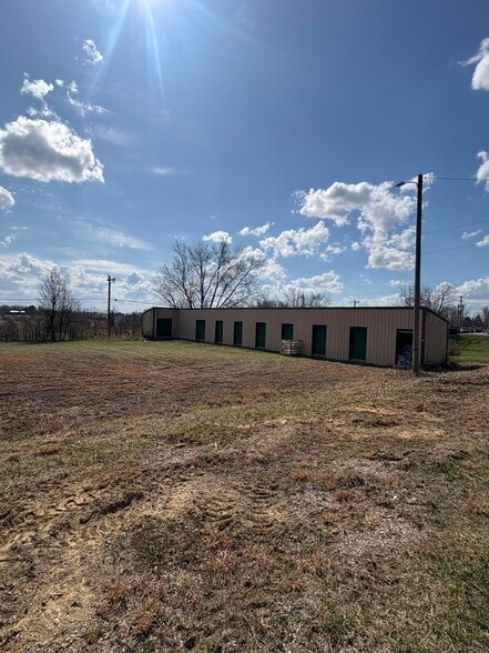 1987 W Highway 80, Nancy, KY à vendre - Photo principale – Image 2 sur 4
