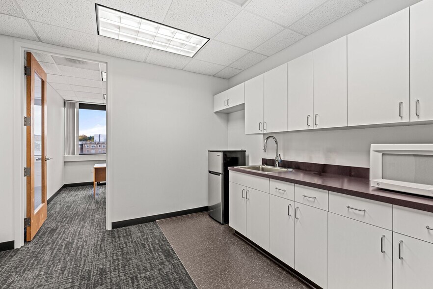 300-334 Washington St, Newton, MA à louer - Photo de l’immeuble – Image 3 sur 5