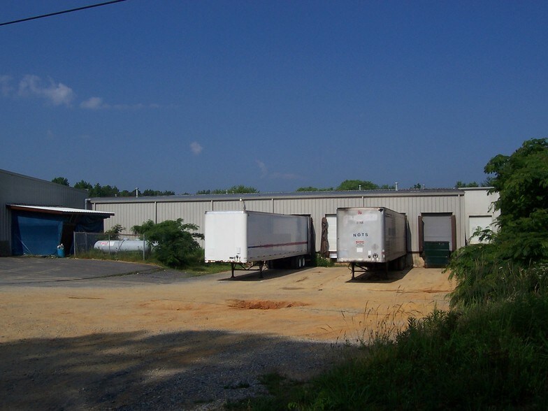 543 SE Callahan Rd, Dalton, GA à louer - Photo de l’immeuble – Image 2 sur 2