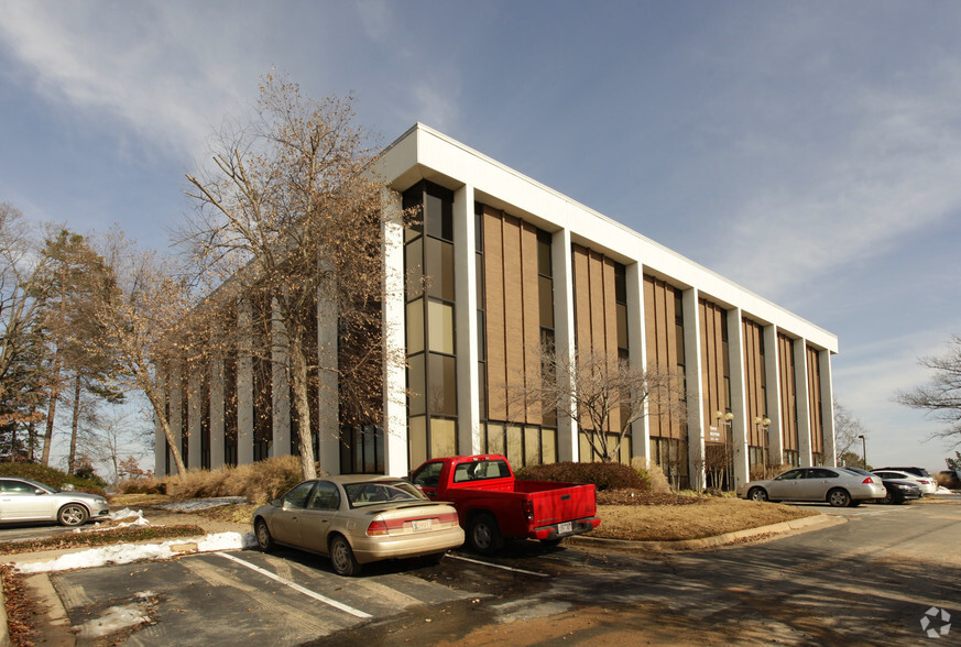 10802 Executive Center Dr, Little Rock, AR à louer - Photo de l’immeuble – Image 3 sur 5