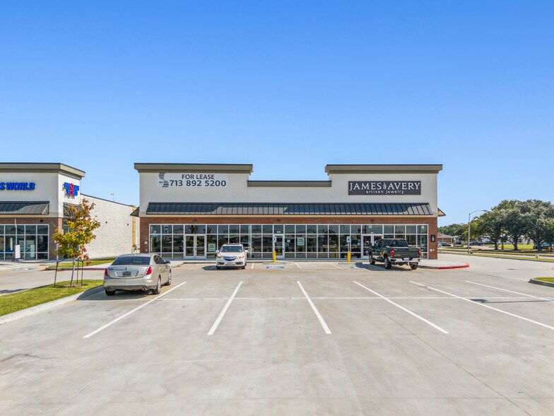 Central Mall Shoppes portefeuille de 2 biens à vendre sur LoopNet.fr - Photo de l’immeuble – Image 3 sur 3