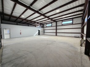 22950 Stern Dr, Anthony, NM à louer Photo de l’immeuble– Image 1 sur 6