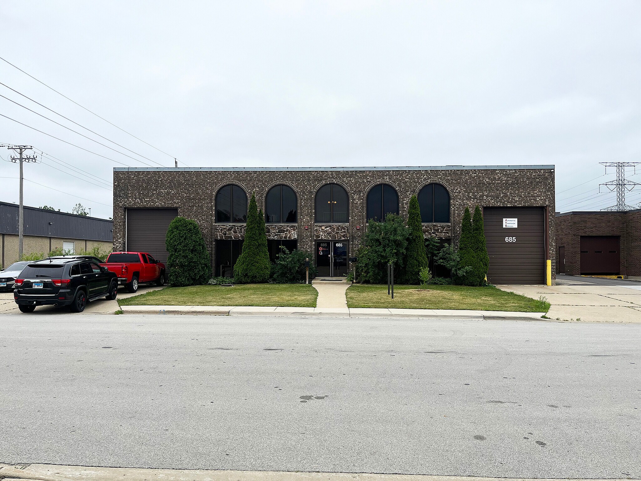 685 Lunt Ave, Elk Grove Village, IL à louer Photo de l’immeuble– Image 1 sur 5