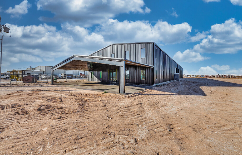 12612 W County Road 133, Odessa, TX à louer - Photo de l’immeuble – Image 2 sur 30