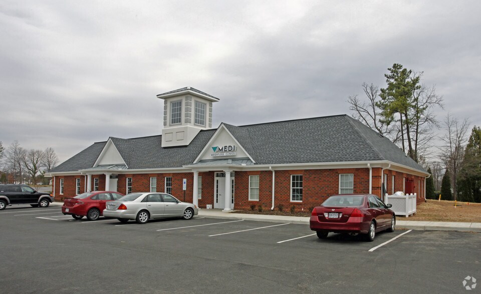 230-240 Browns Way Rd, Midlothian, VA à louer - Photo de l’immeuble – Image 2 sur 3