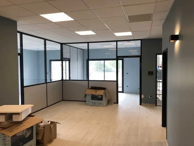 Plus de détails pour Bureau, Local d'activités à louer