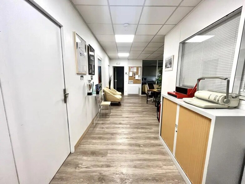 Bureau dans Chatou à louer - Photo intérieure – Image 3 sur 9