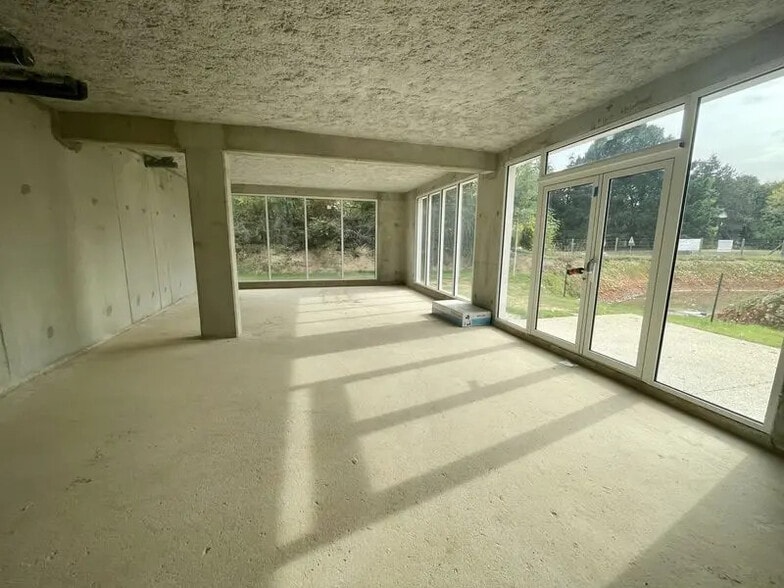 Local commercial dans Franqueville-Saint-Pierre à vendre - Photo intérieure – Image 3 sur 8