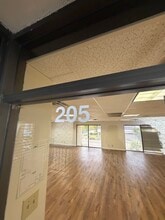 2225 E Flamingo Rd, Las Vegas, NV à louer Photo intérieure– Image 1 sur 4