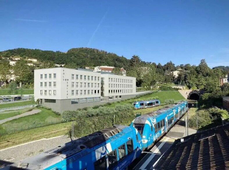 4 Boulevard Garibaldi, Tarare à vendre - Photo de l’immeuble – Image 3 sur 12