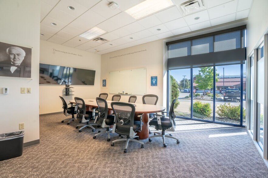 900 W Indiana St, Evansville, IN à louer - Photo intérieure – Image 3 sur 31