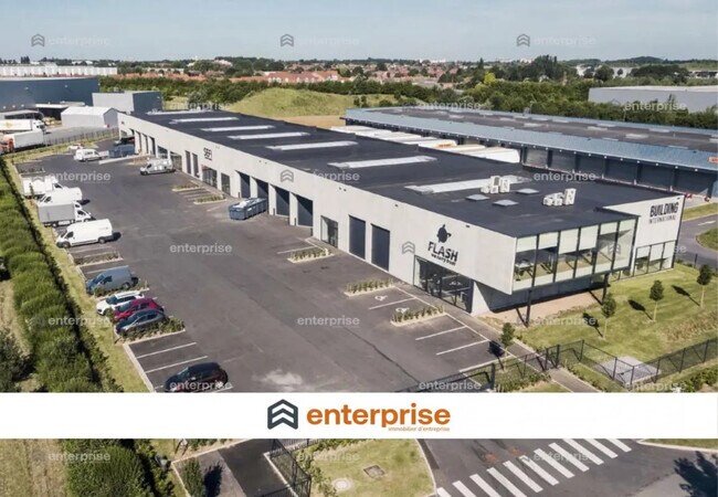 Plus de détails pour Local d'activités à louer