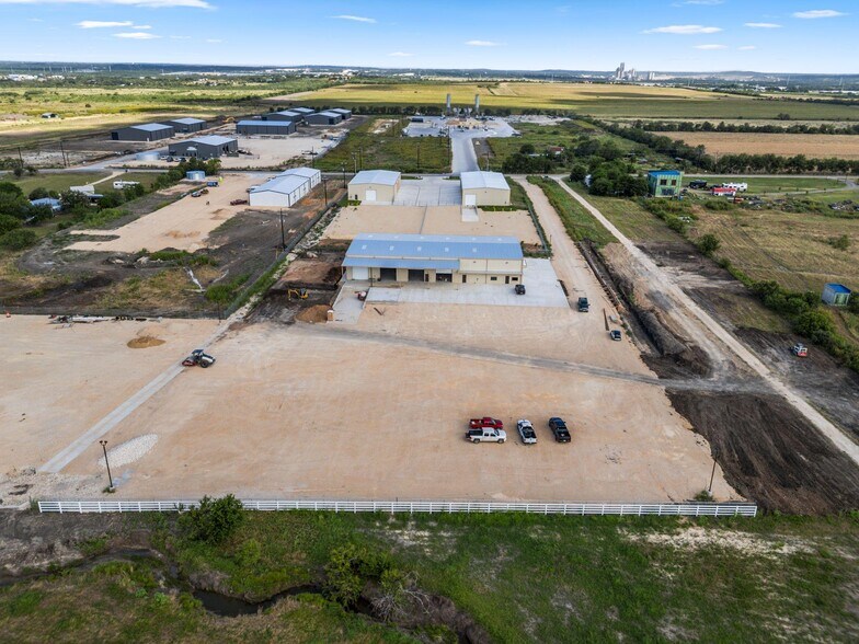 782 Soechting Rd, New Braunfels, TX à louer - Photo de l’immeuble – Image 2 sur 6