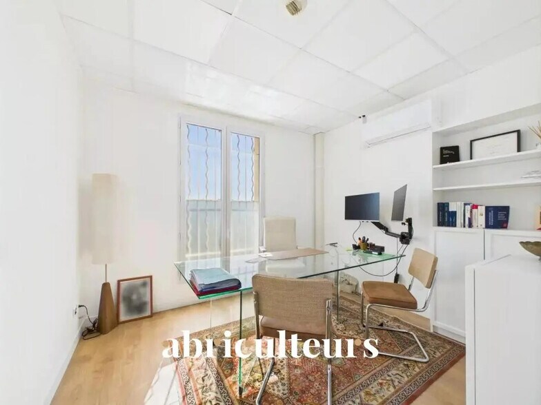 Local commercial dans Marseille à vendre - Photo de l’immeuble – Image 2 sur 15