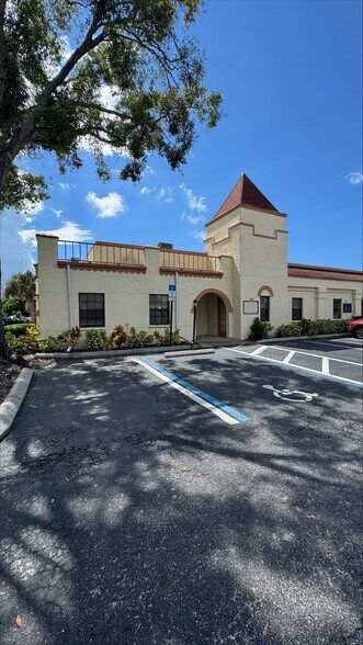 1684 N Belcher Rd, Clearwater, FL à louer - Photo de l’immeuble – Image 3 sur 23