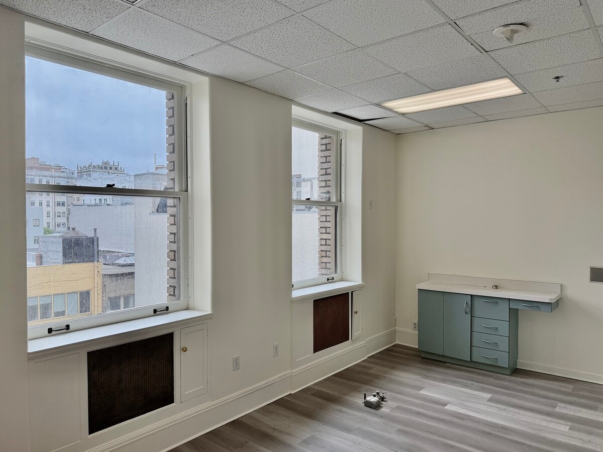 490 Post St, San Francisco, CA 94102 - Lot 649 -  - Photo intérieure - Image 1 of 7