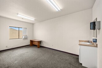346 S Orchard Springs Dr, Pueblo, CO à louer Photo intérieure– Image 1 sur 2
