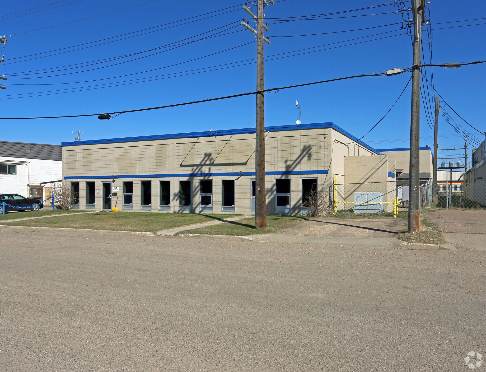 5703 92nd St NW, Edmonton, AB à vendre Photo de l’immeuble– Image 1 sur 3