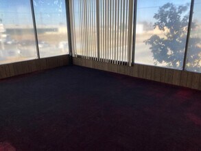 300 Kentucky St, Bakersfield, CA à louer Photo intérieure– Image 1 sur 6