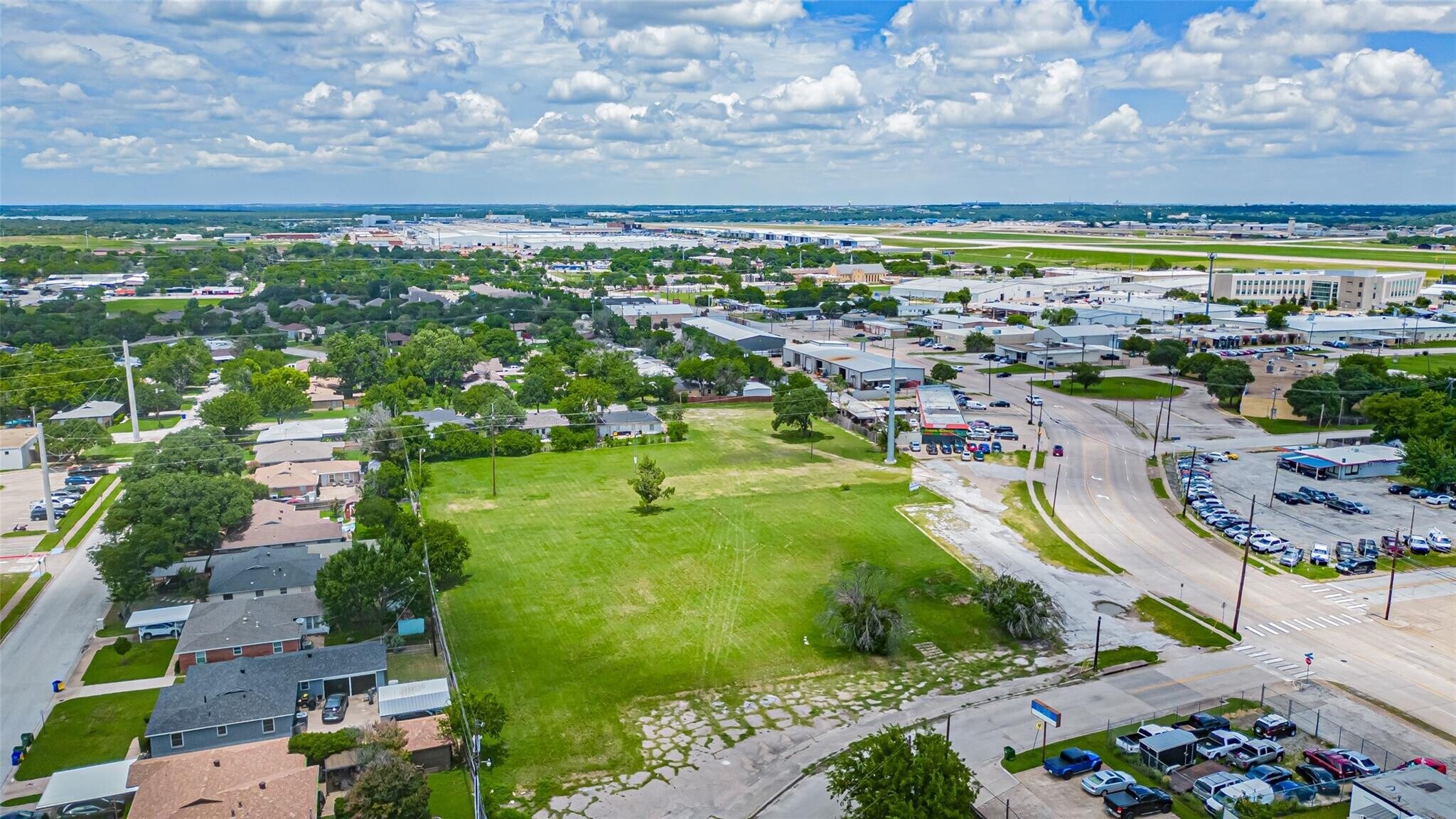 730 S Cherry Ln, White Settlement, TX à vendre Photo principale– Image 1 sur 6