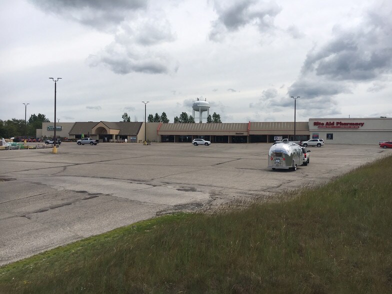 1179 US Highway 31 S, Manistee, MI à louer - Photo de l’immeuble – Image 2 sur 2