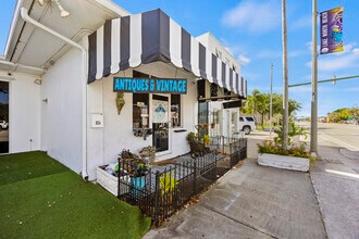 824 N Dixie Hwy, Lake Worth, FL à louer Photo de l’immeuble– Image 1 sur 63