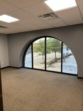 108 S Minnesota Ave, Saint Peter, MN à vendre Photo intérieure– Image 2 sur 9