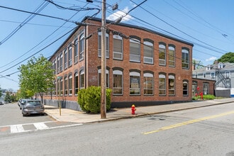 67 Maplewood St, Malden, MA à louer Photo intérieure– Image 1 sur 6
